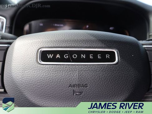 Used 2023 Jeep Wagoneer L Series II image 28