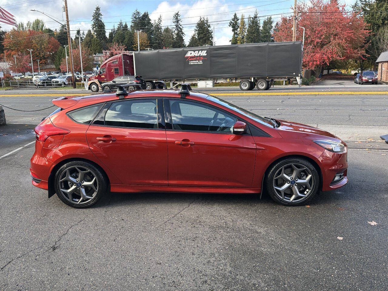 Used 2018 Ford Focus ST FWD image 10