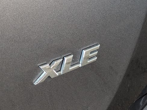 Certified 2018 Toyota RAV4 XLE FWD image 29