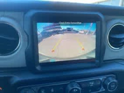 Used 2023 Jeep Wrangler Unlimited Sahara AWD/4WD image 23