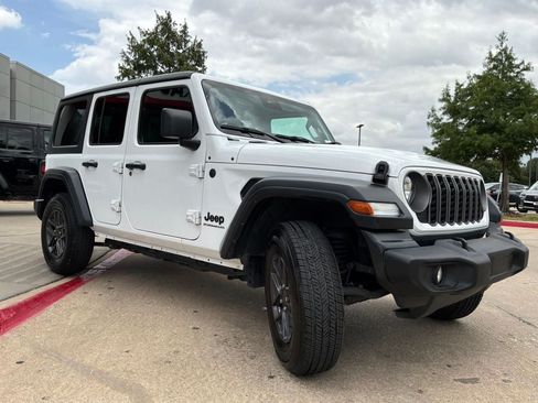 Used 2025 Jeep Wrangler Unlimited Sport AWD/4WD image 4