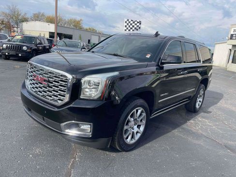 Used 2018 GMC Yukon Denali w/ Denali Ultimate Package image 2