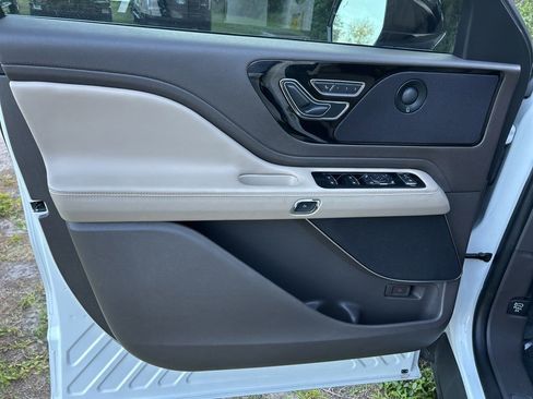 Used 2023 Lincoln Aviator Reserve w/ Equipment Group 201A image 16