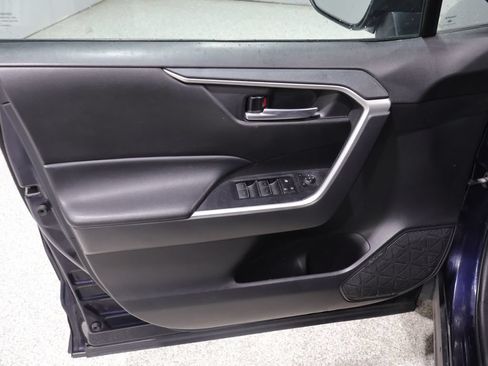 Used 2022 Toyota RAV4 XLE w/ Convenience Package AWD/4WD image 14