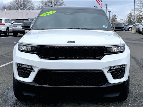 Used 2025 Jeep Grand Cherokee Limited w/ Black Appearance Package image 3