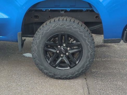 Used 2024 Chevrolet Silverado 1500 Custom Trail Boss AWD/4WD image 12