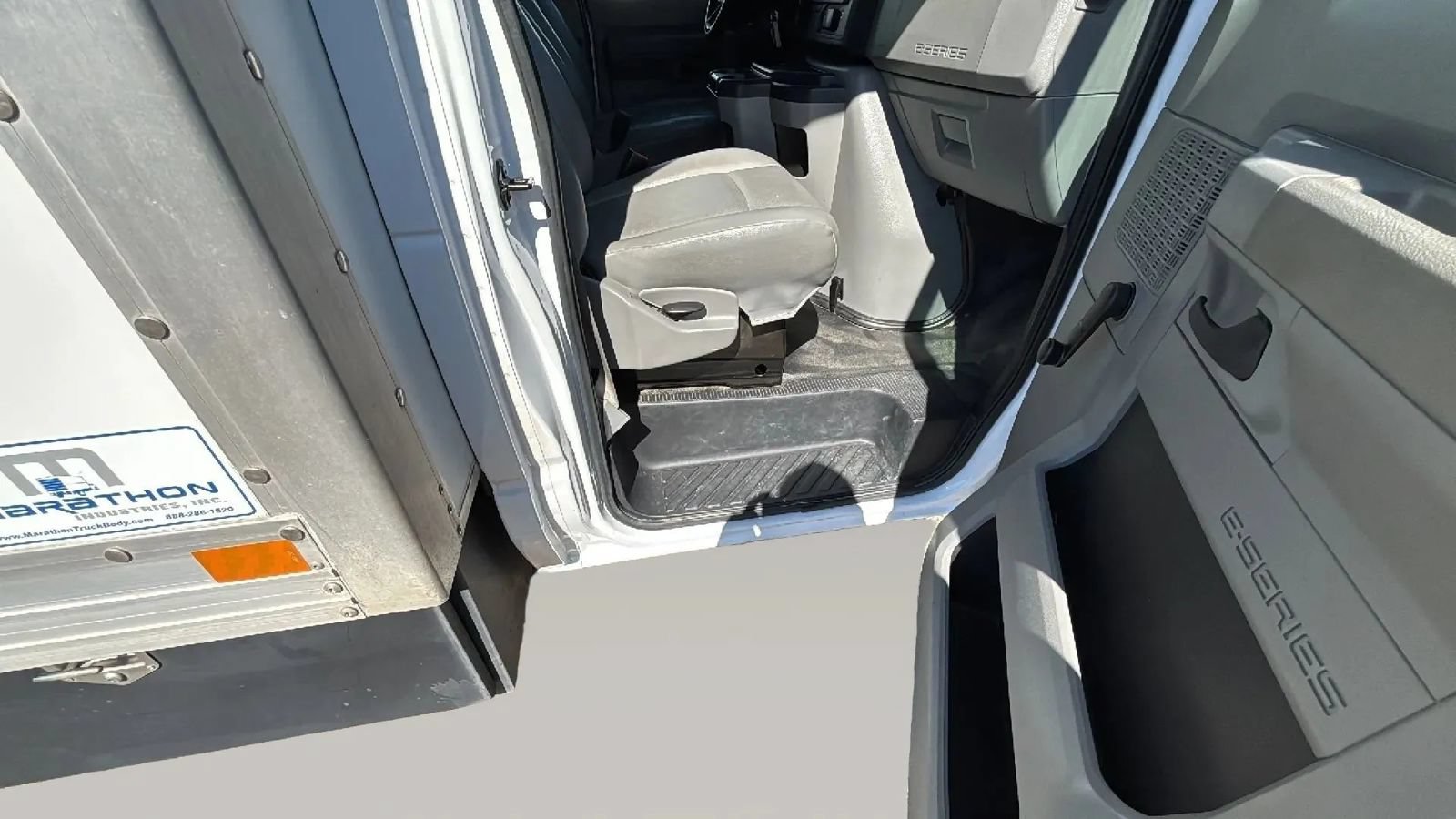 Used 2021 Ford E-350 and Econoline 350 Super Duty RWD image 23
