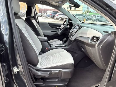 Used 2020 Chevrolet Equinox LS image 40