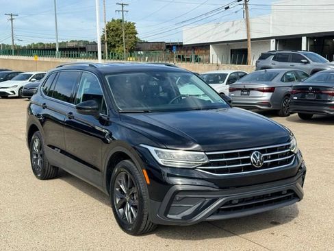 Used 2023 Volkswagen Tiguan SE AWD/4WD image 8