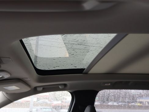 Certified 2025 Volvo XC90 B6 Plus image 18