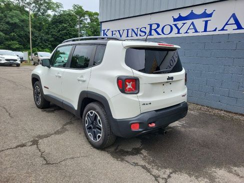 Used 2015 Jeep Renegade Trailhawk w/ Popular Equipment Group AWD/4WD image 8