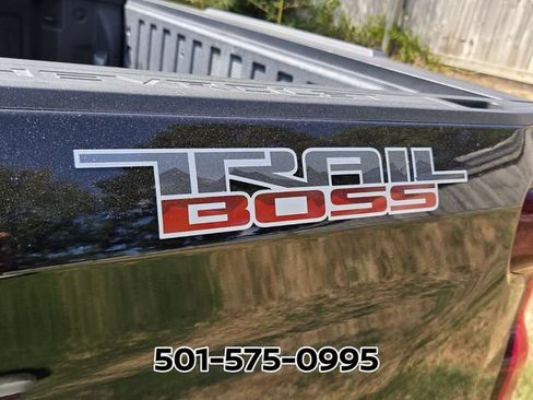 Used 2021 Chevrolet Silverado 1500 Custom Trail Boss w/ Midnight Edition AWD/4WD image 9