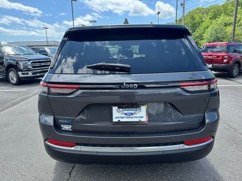 Used 2023 Jeep Grand Cherokee 4WD 4xe image 6