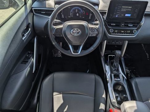 Used 2024 Toyota Corolla Cross XLE w/ Convenience Package FWD image 12