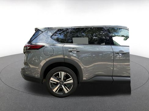 Used 2026 Nissan Rogue SL FWD image 16
