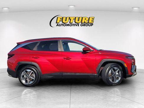 Used 2025 Hyundai Tucson SEL FWD image 3