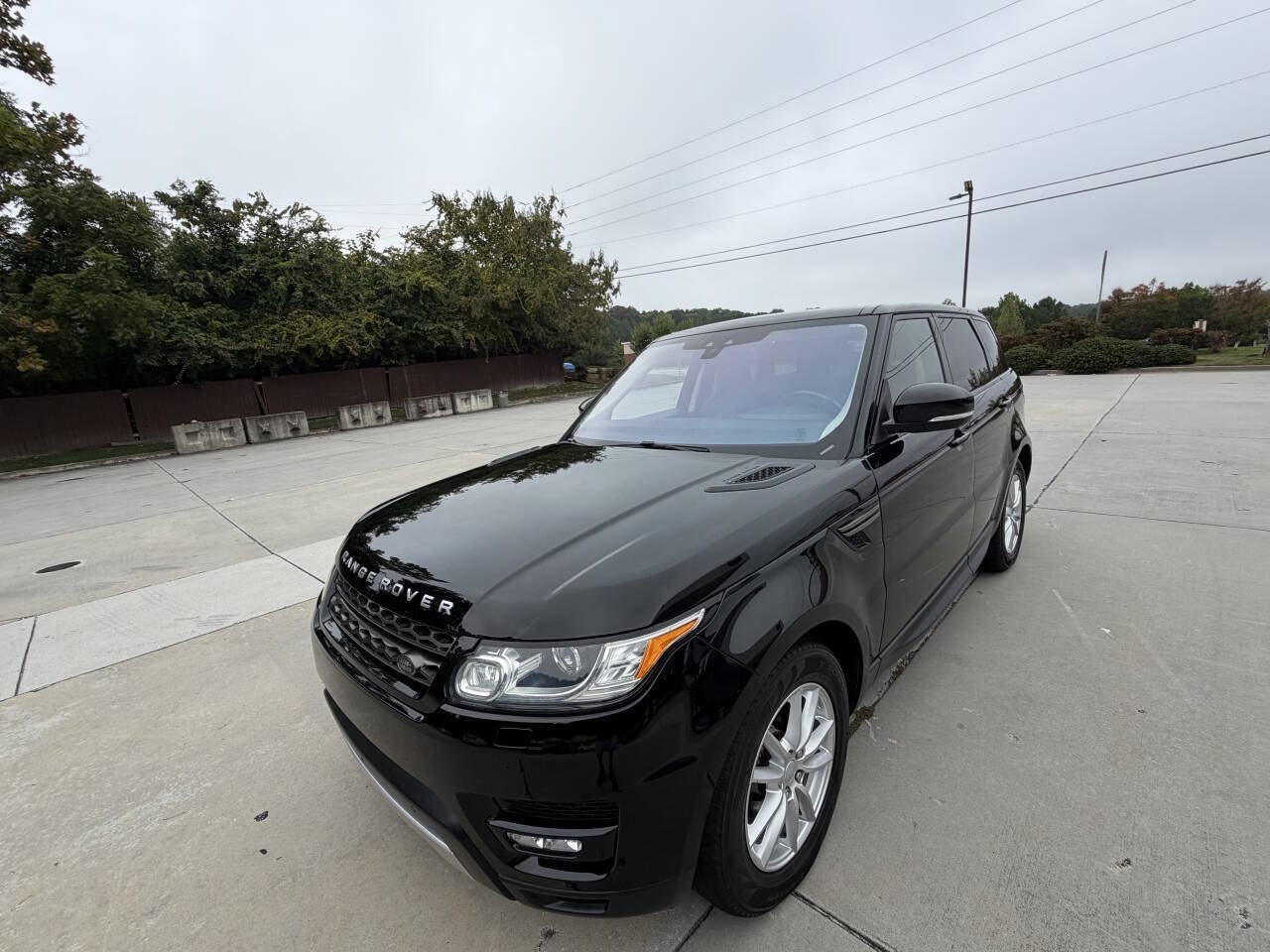 Used 2017 Land Rover Range Rover Sport SE AWD/4WD image 28