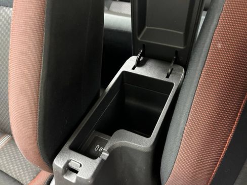 Used 2024 Nissan Versa SR FWD image 29