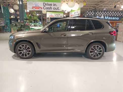 Used 2024 BMW X5 xDrive40i w/ M Sport Package image 9