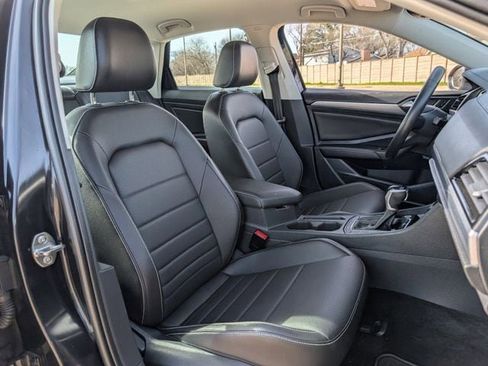 Used 2022 Volkswagen Jetta SE image 23