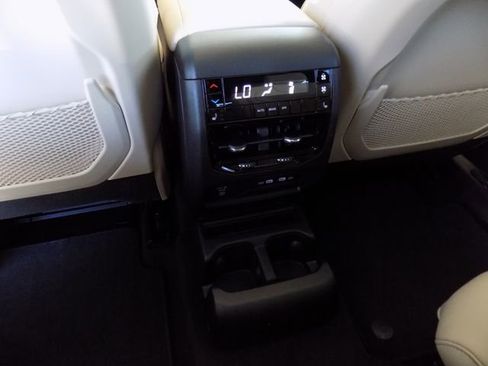 New 2026 Jeep Grand Cherokee L Limited RWD image 36