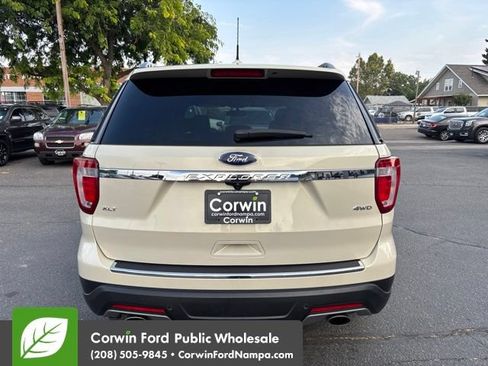 Used 2018 Ford Explorer XLT w/ Equipment Group 201A AWD/4WD image 6