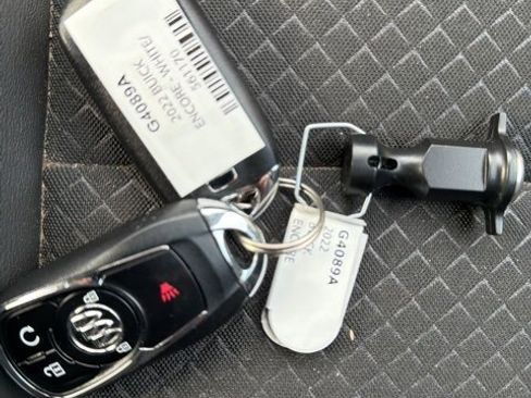 Used 2022 Buick Encore Preferred image 23
