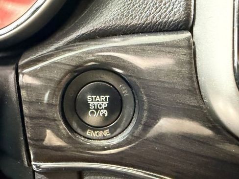 Used 2016 Jeep Grand Cherokee High Altitude AWD/4WD image 20