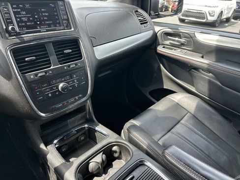 Used 2019 Dodge Grand Caravan GT FWD image 35
