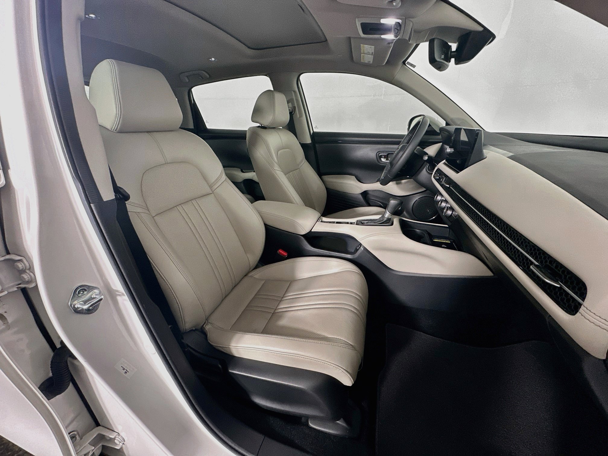 Used 2024 Honda HR-V EX-L image 30