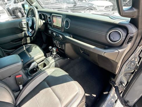 Used 2021 Jeep Wrangler Unlimited Sahara image 33
