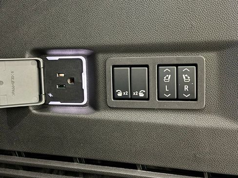 New 2026 GMC Yukon Denali w/ Sun & Power Step Package image 11