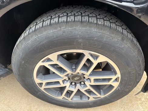 Used 2025 Ford Expedition Max Active AWD/4WD image 27