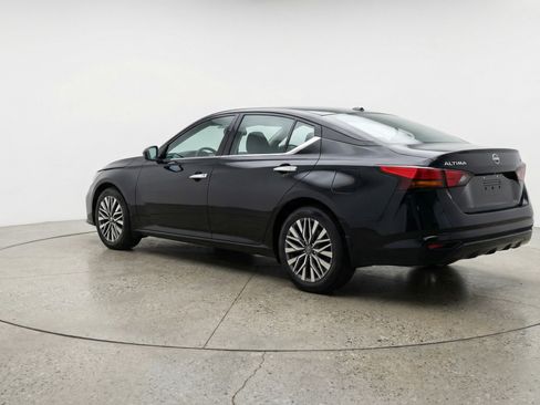 Used 2025 Nissan Altima 2.5 SV FWD image 6