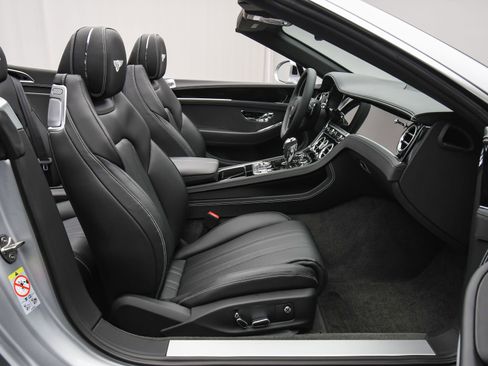 New 2026 Bentley Continental GTC image 42