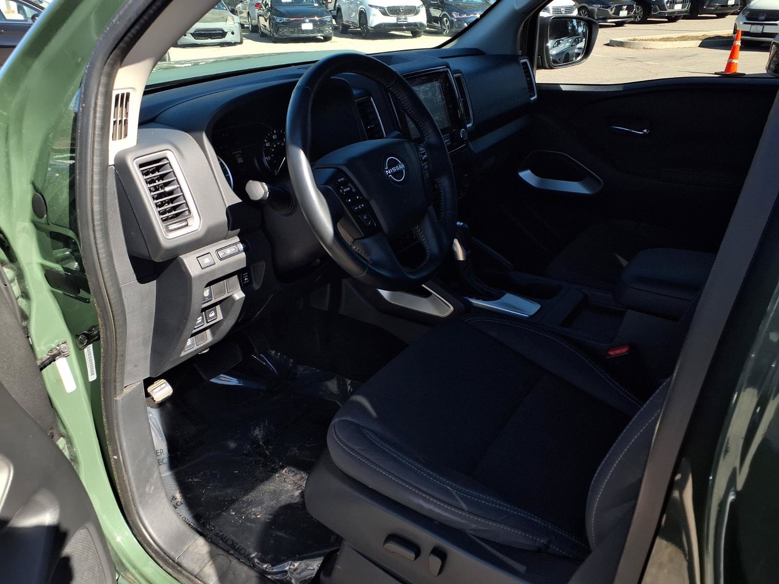 Used 2022 Nissan Frontier SV AWD/4WD image 17