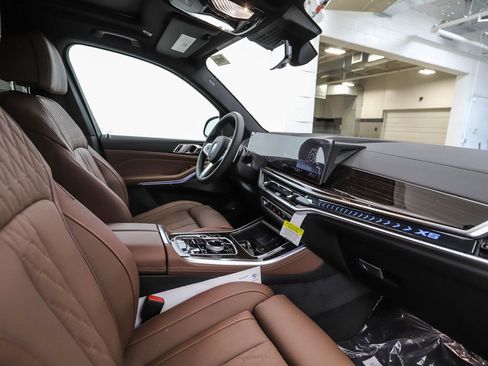 New 2026 BMW X5 xDrive50e w/ Executive Package image 30