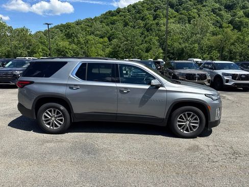 Used 2023 Chevrolet Traverse LT AWD/4WD image 2