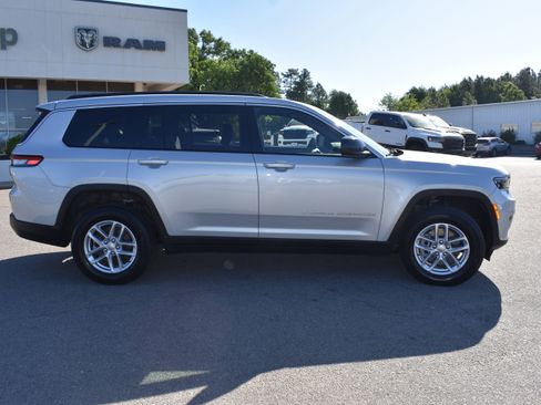 Used 2024 Jeep Grand Cherokee L Laredo w/ Luxury Tech Group I AWD/4WD image 10