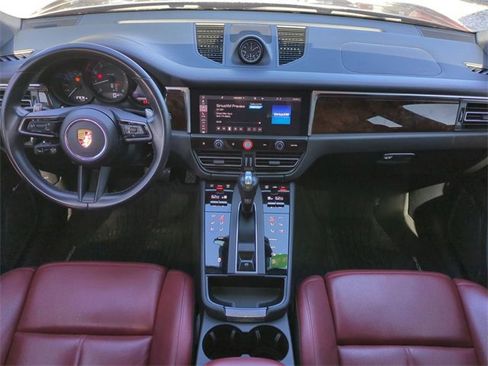 Used 2023 Porsche Macan image 17