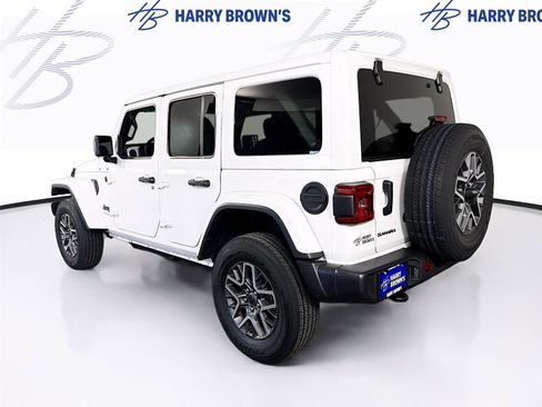 Used 2025 Jeep Wrangler Unlimited Sahara AWD/4WD image 27