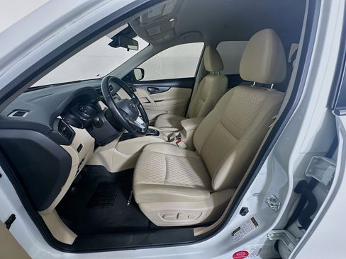 Used 2020 Nissan Rogue SV image 13