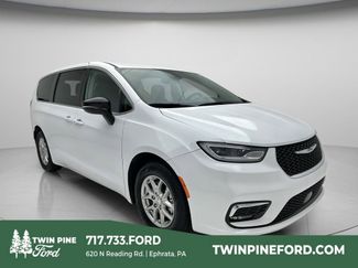 Used 2024 Chrysler Pacifica Touring-L FWD video 1