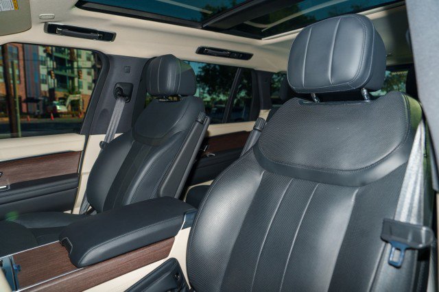 Used 2023 Land Rover Range Rover Long Wheelbase SE AWD/4WD image 11