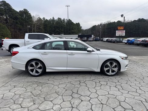 Used 2018 Honda Accord Touring image 18