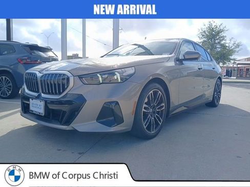 Used 2024 BMW 530i w/ M Sport Package image 3