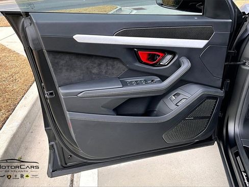 Used 2024 Lamborghini Urus S image 20