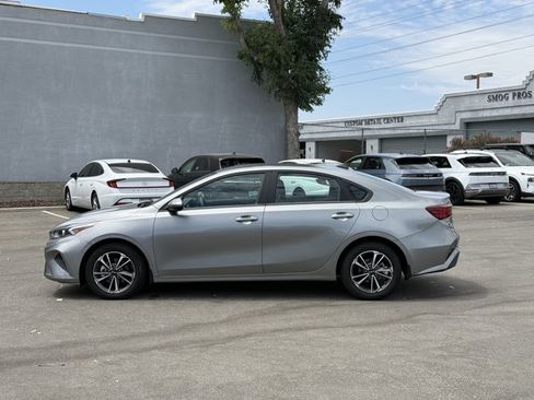 Used 2023 Kia Forte LXS FWD image 8