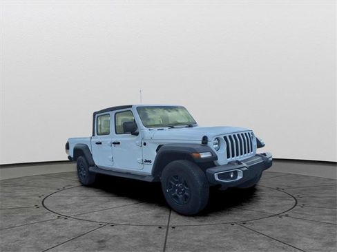 Used 2023 Jeep Gladiator Sport image 3