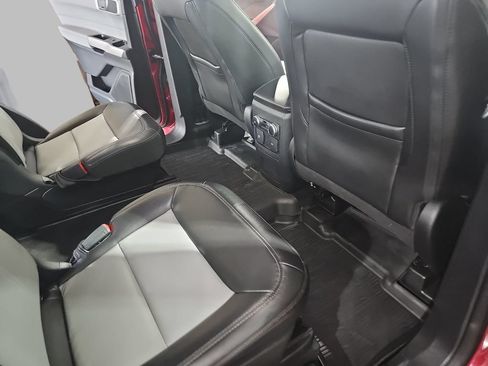 Used 2022 Ford Explorer XLT w/ Equipment Group 202A AWD/4WD image 14